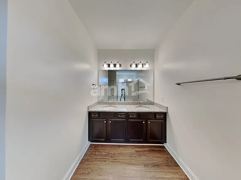 155 Gregory Dr — Photo 9