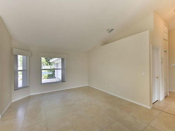 4th image of 13961 Long Lake Ln