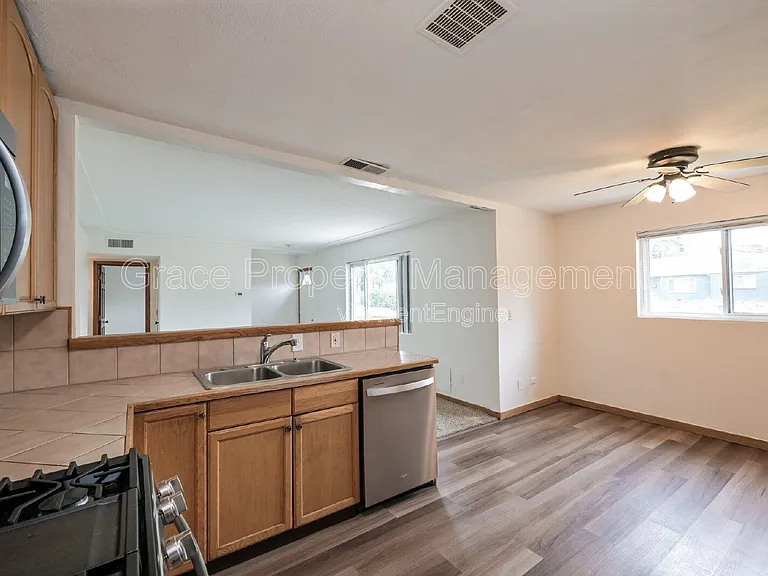 9301 Ellen Ct — Photo 9