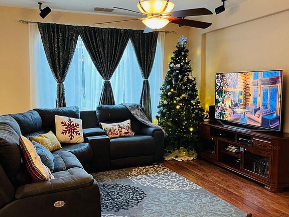 4th image of 3627 Rosecrest Cir