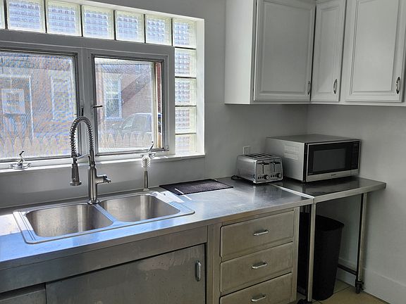 5th image of 333 E 8th St