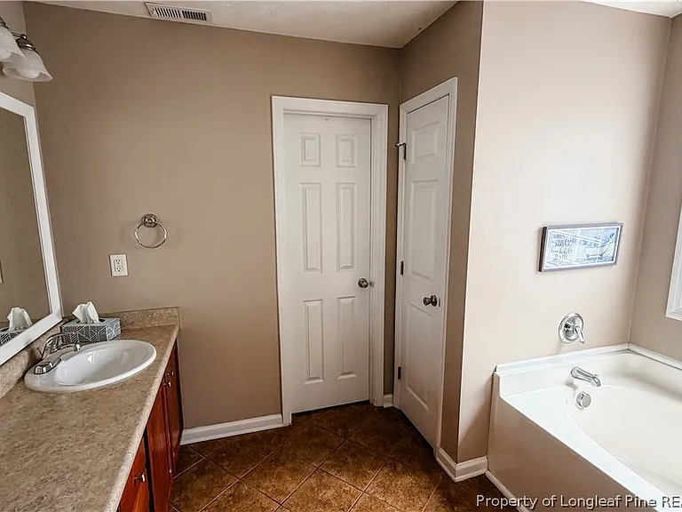 770 Conestoga Dr — Photo 10