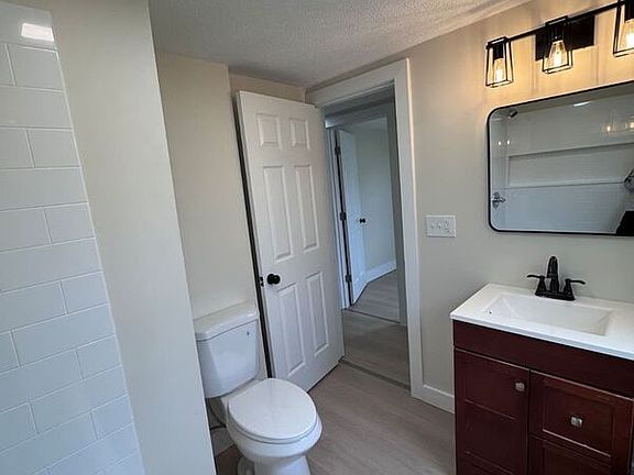 5th image of 22 Fleming St Unit 1