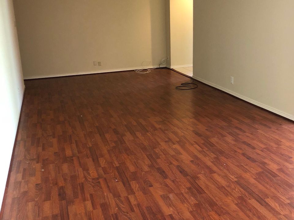 1st image of 572 E Avenue J APT C