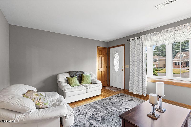 5th image of 1037 St Lucille Drive