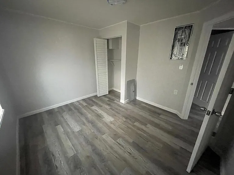525 New Berlin Rd — Photo 23