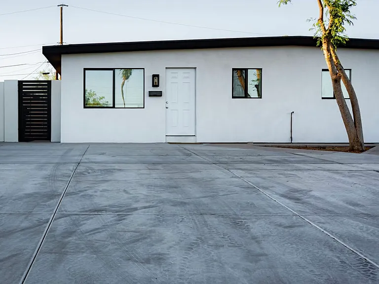 E Tempe Dr — Photo 22