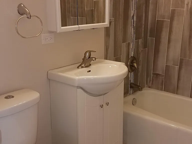 4441 Eberly Ave #1A — Photo 2