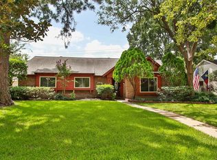 9823 Canoga Ln, Houston, TX 77080
