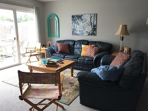 5th image of 3620 Lakeshore Dr #F