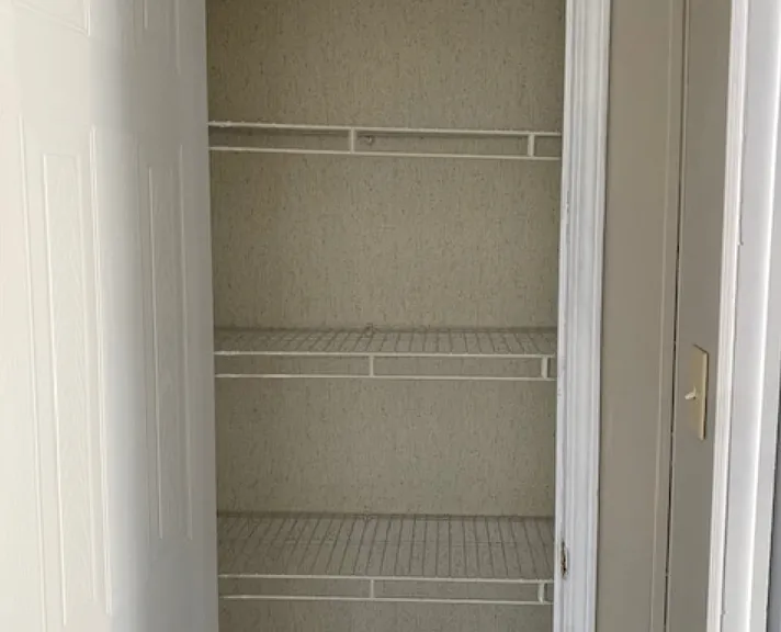 19 BR Closet