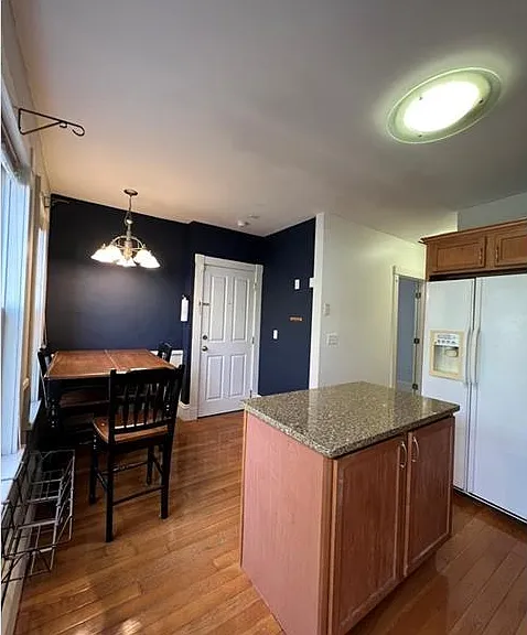 25 Rossmore St — Photo 4