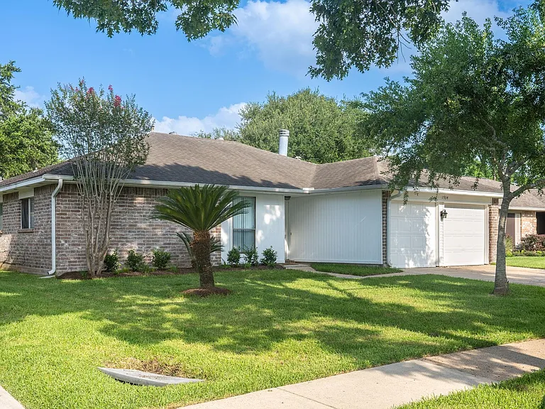 1534 Vickery Dr — Photo 3