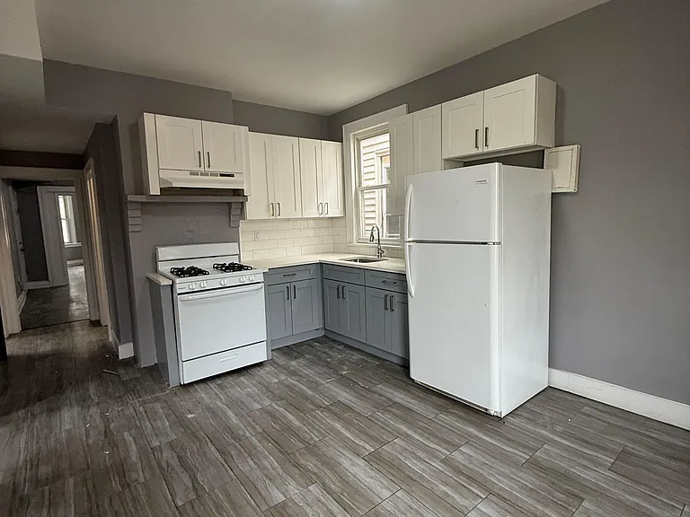 903 Hunterdon St #2R — Photo 8