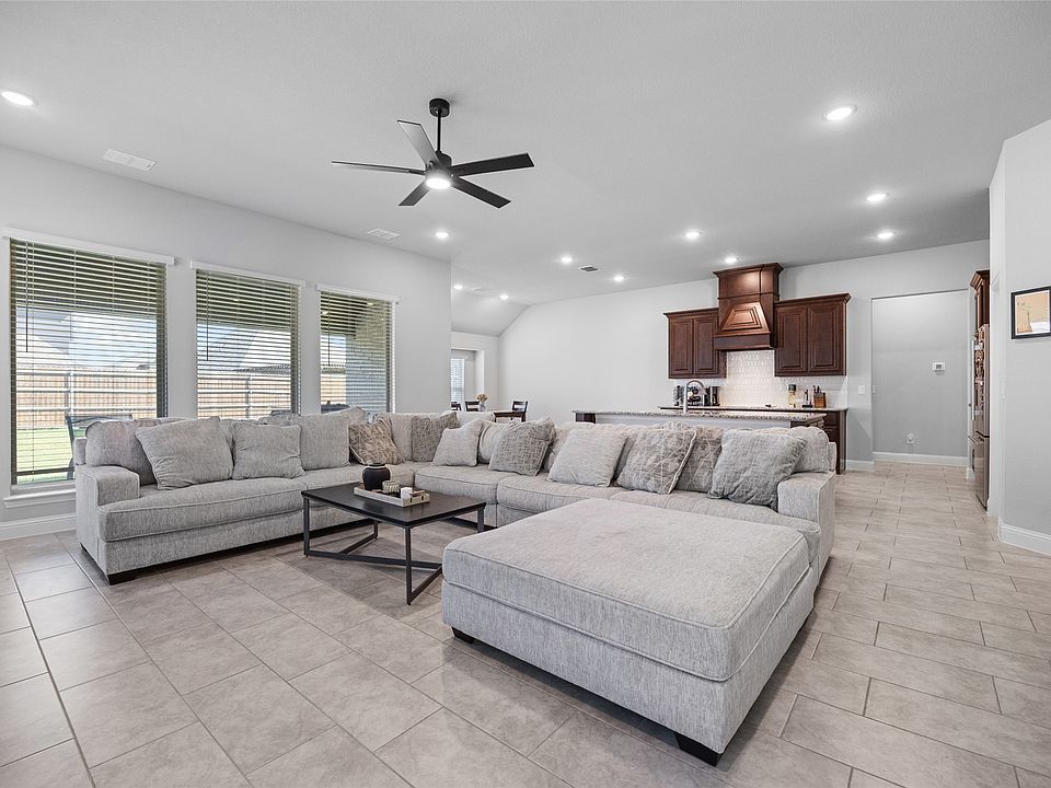 1st image of 293 Resting Place Rd