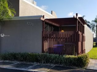 1201 W Fairway Rd, Hollywood, FL 33026