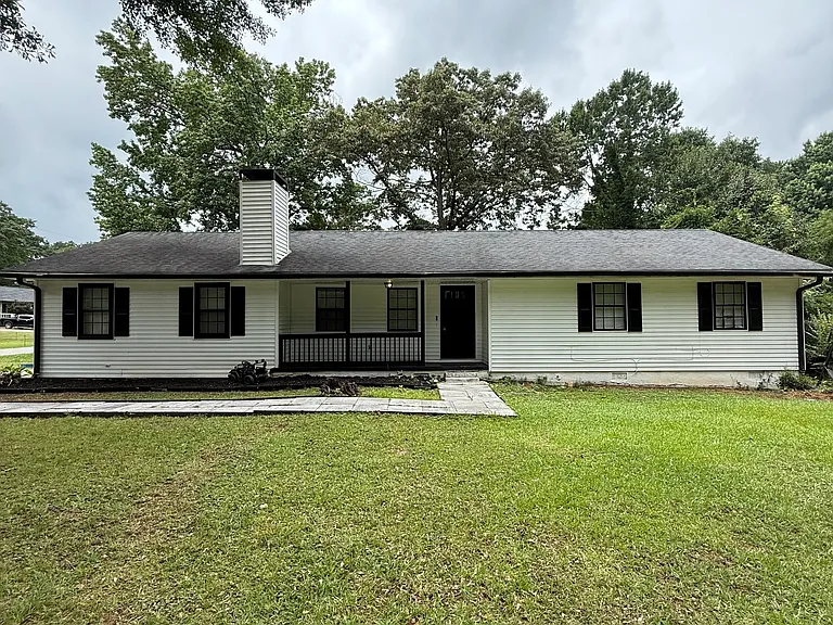 6379 Skyline Dr — Photo 1