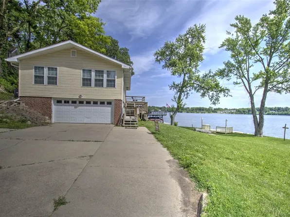 410 Lakeview Ln, Decatur, IL 62521