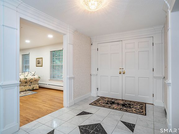 3rd image of 4 Manor Lane