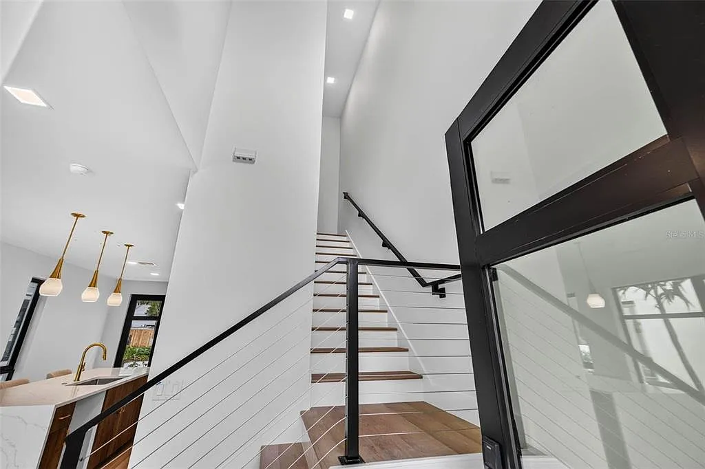 2 bed, 2.0 bath, 1378 sqft, $3,500 — Photo 4