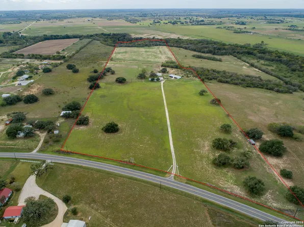 2533 Business Loop 181 N, Floresville, TX 78114
