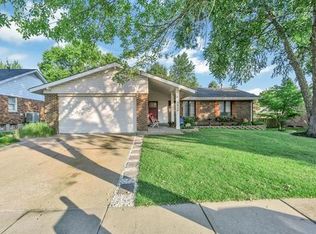 3924 Rue De Renard St, Florissant, MO 63034