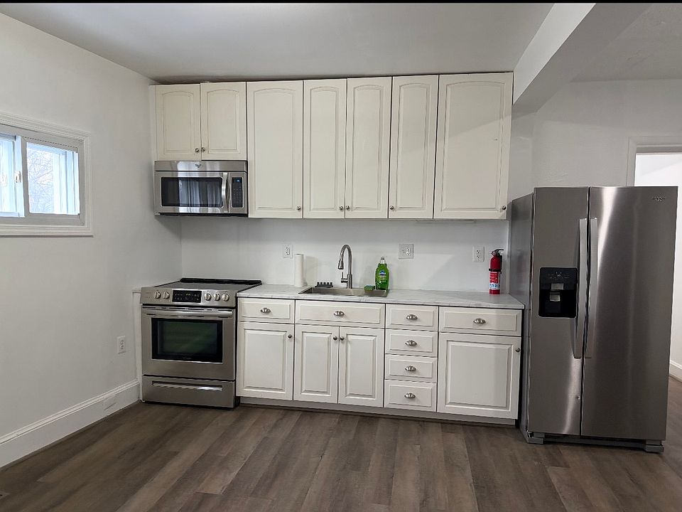 1st image of 225 Missouri Ave NW