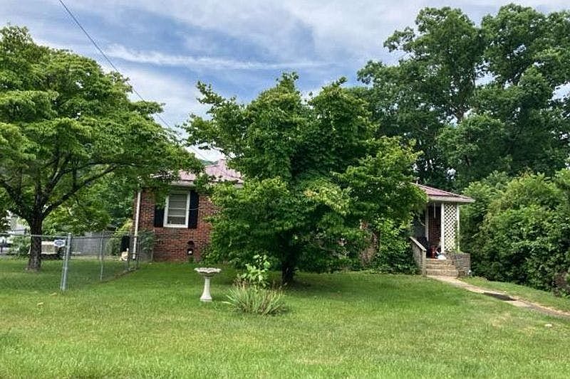 1st image of 200 Dennis Cove Rd
