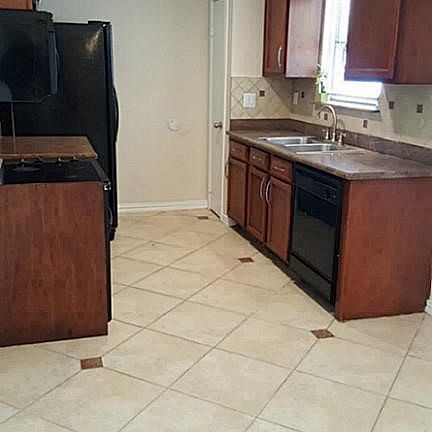3rd image of 6915 Soledad Dr