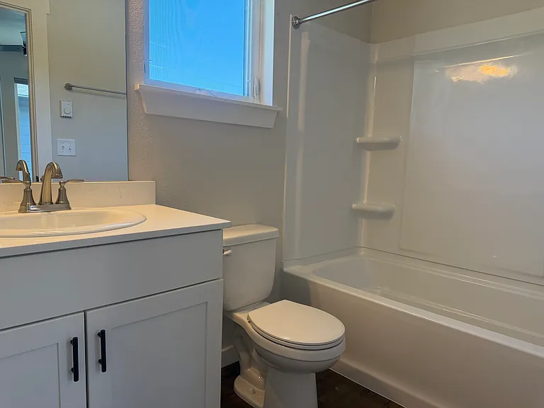 385 Walsh St #A — Photo 14