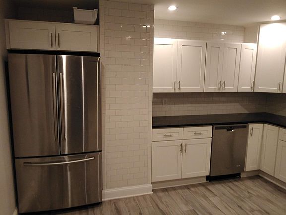 2nd image of 46 W Parkwood St