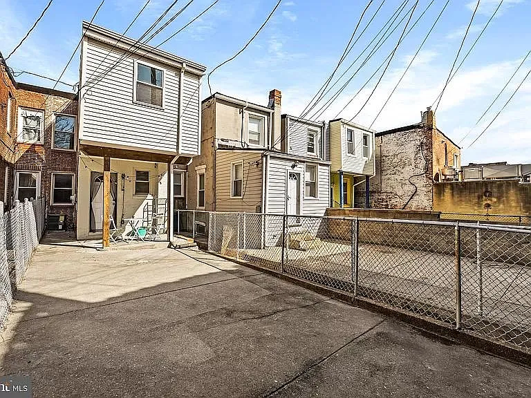 3523 Gough St — Photo 24