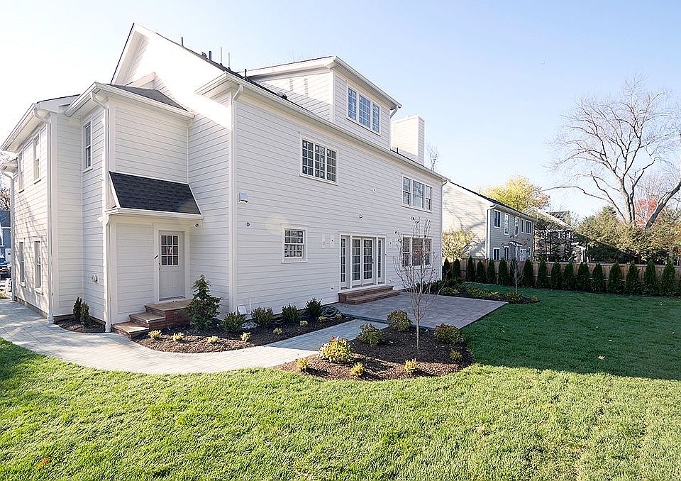 2nd image of 12 Whitman Dr
