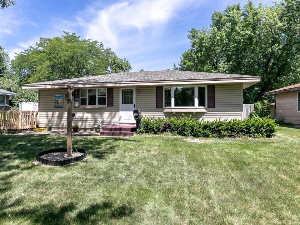 1st image of 1325 Dixon Dr
