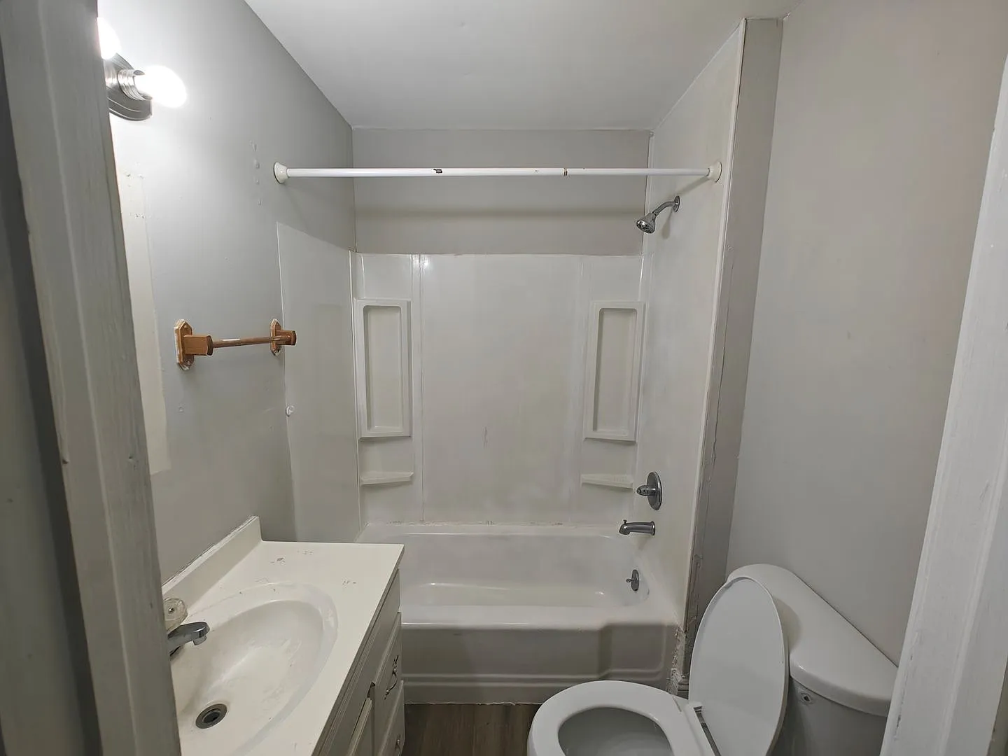 2 bedroom renovated home — Photo 3
