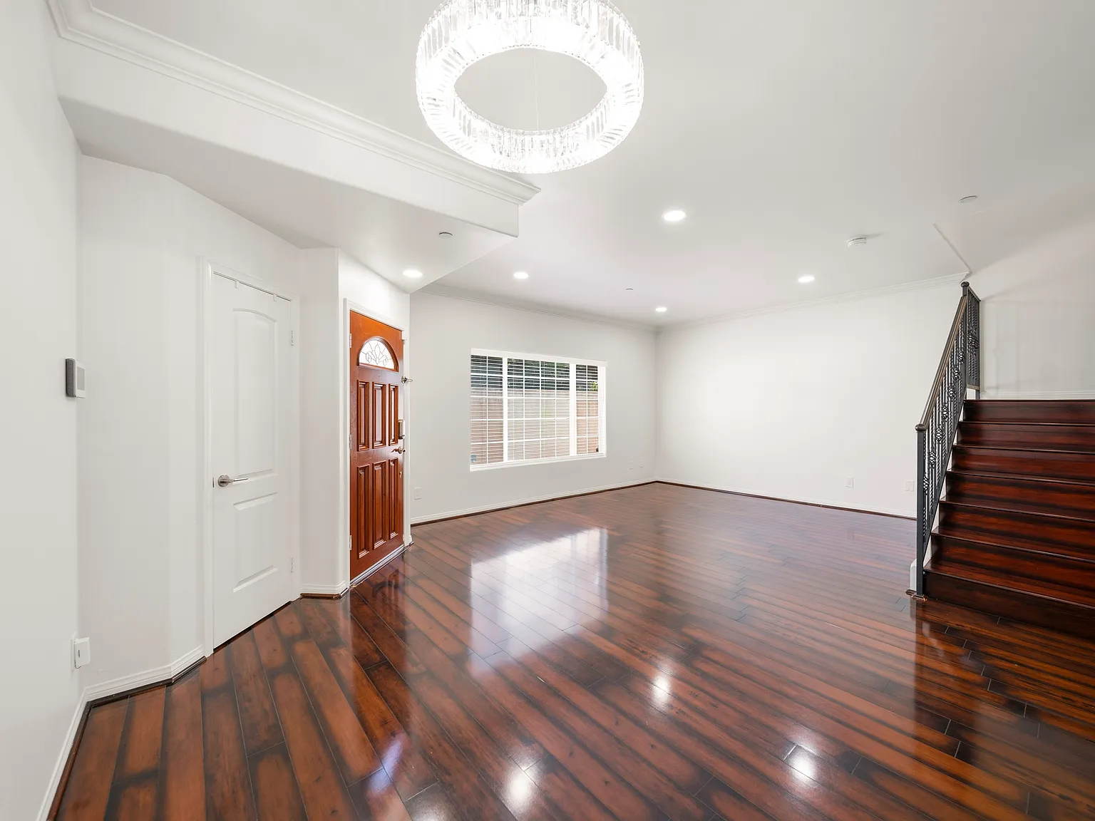 3 bed, 1420 sqft, $4,500 — Photo 3