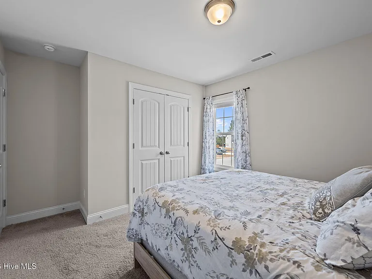 878 Stormy Gale Ln — Photo 32