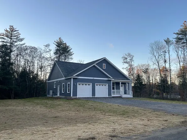 26 Raspberry Lane, Topsham, ME 04086