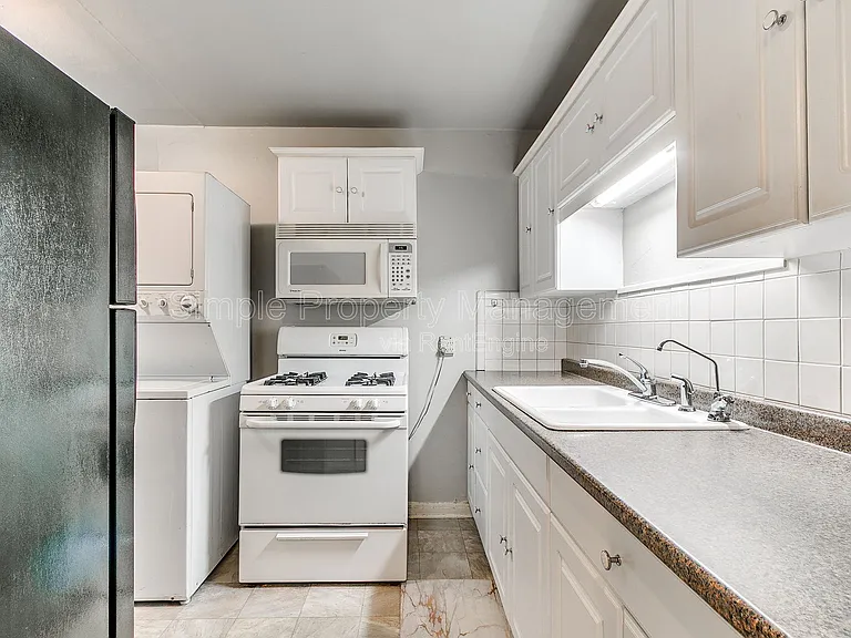 810 N Marshall Dr — Photo 9