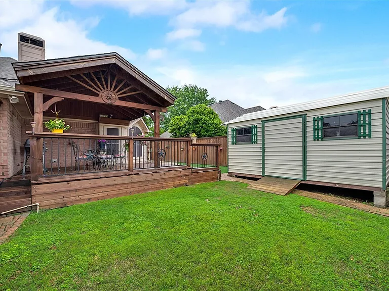 808 Amber Ct — Photo 20