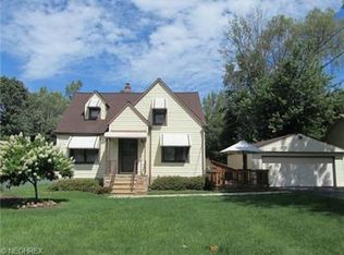 9101 Fosdick Rd, Valley View, OH 44125