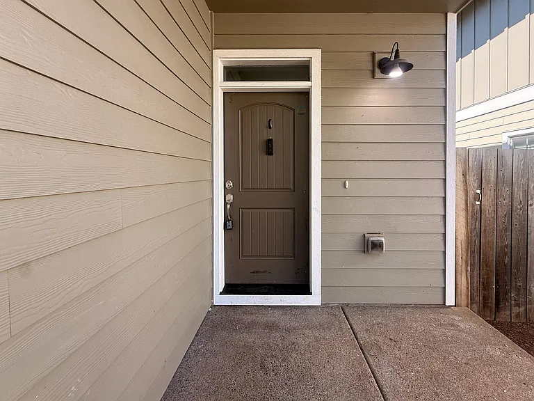 5711 Honey Bee St S — Photo 3