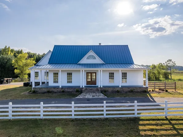 241 Bluegrass Ln, Jasper, AL 35503