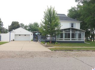 241 2nd St, Morse Bluff, NE 68648