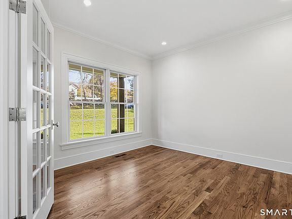 4th image of 767 Ridgebury Road