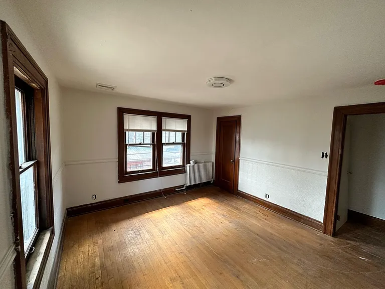 714 E 9th St #1 — Photo 6