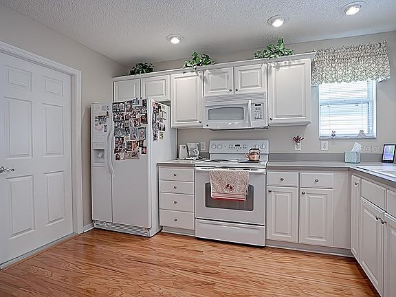 4th image of 2394 Bayberry Ct
