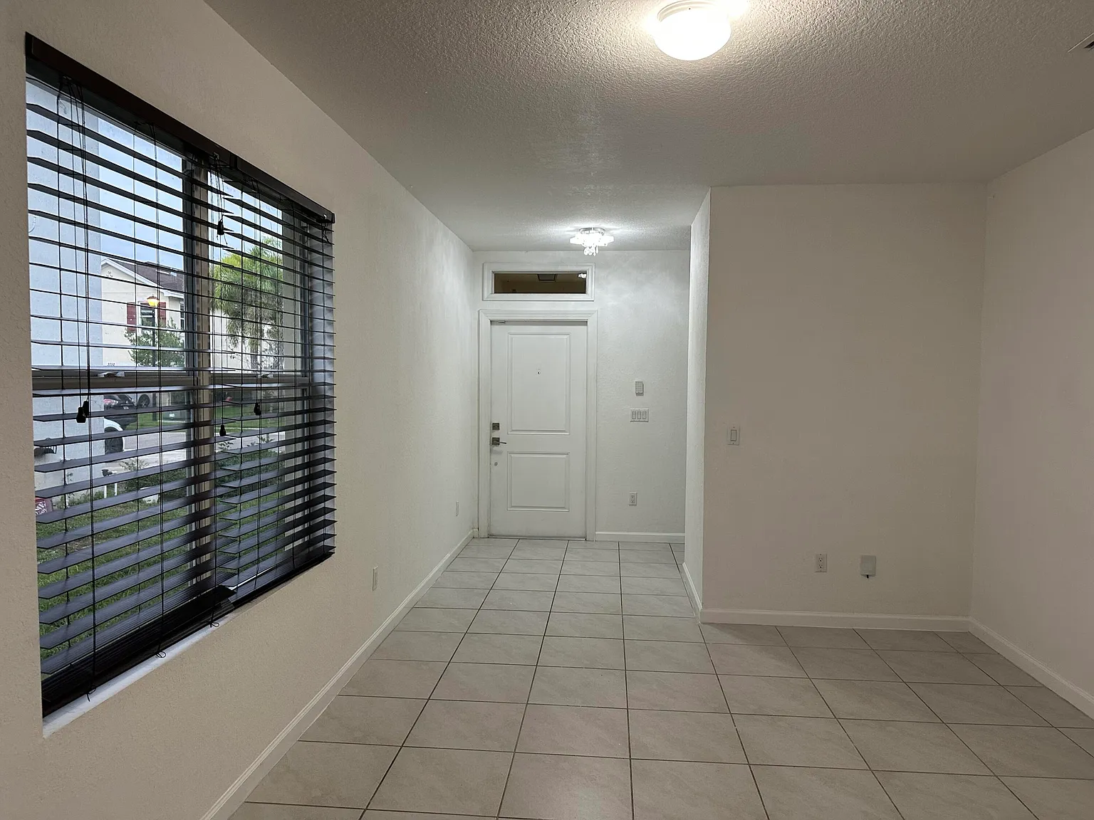 3 bed, 2.0 bath, 1504 sqft, $2,800 — Photo 2