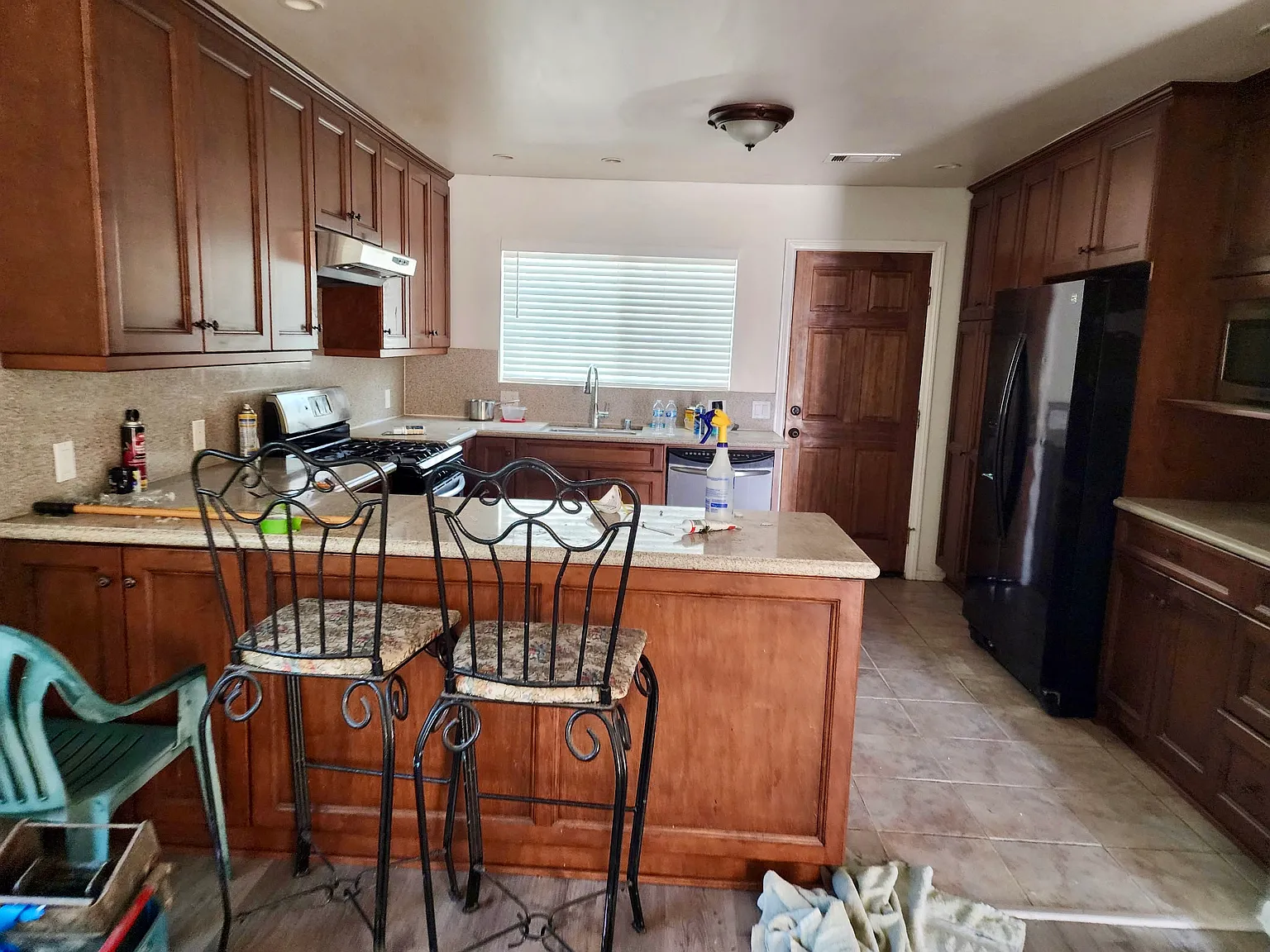 2 bed, 1250 sqft, $3,680 — Photo 4