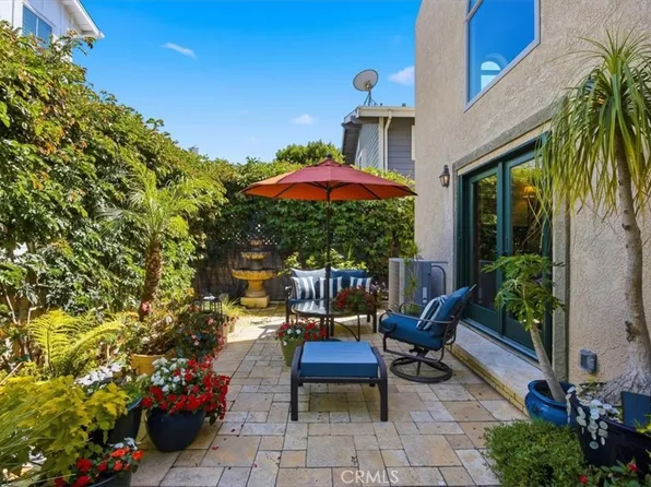 2302 Harriman Ln, Redondo Beach, CA 90278
